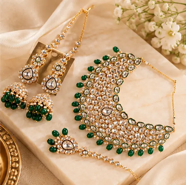 Traditional Green Kundan Necklace Set with Matching Earrings & Maang Tikka | Designer Bridal Jewellery Set – Green – Jokerwal Brothers